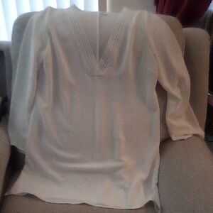 Liz Claiborne Cream V-Neck Knit Blouse